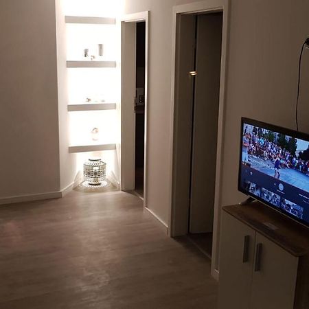 Ferienwohnung Mit Jacuzzi Naehe Flughafen Koeln Bonn Τρόισντορφ Εξωτερικό φωτογραφία