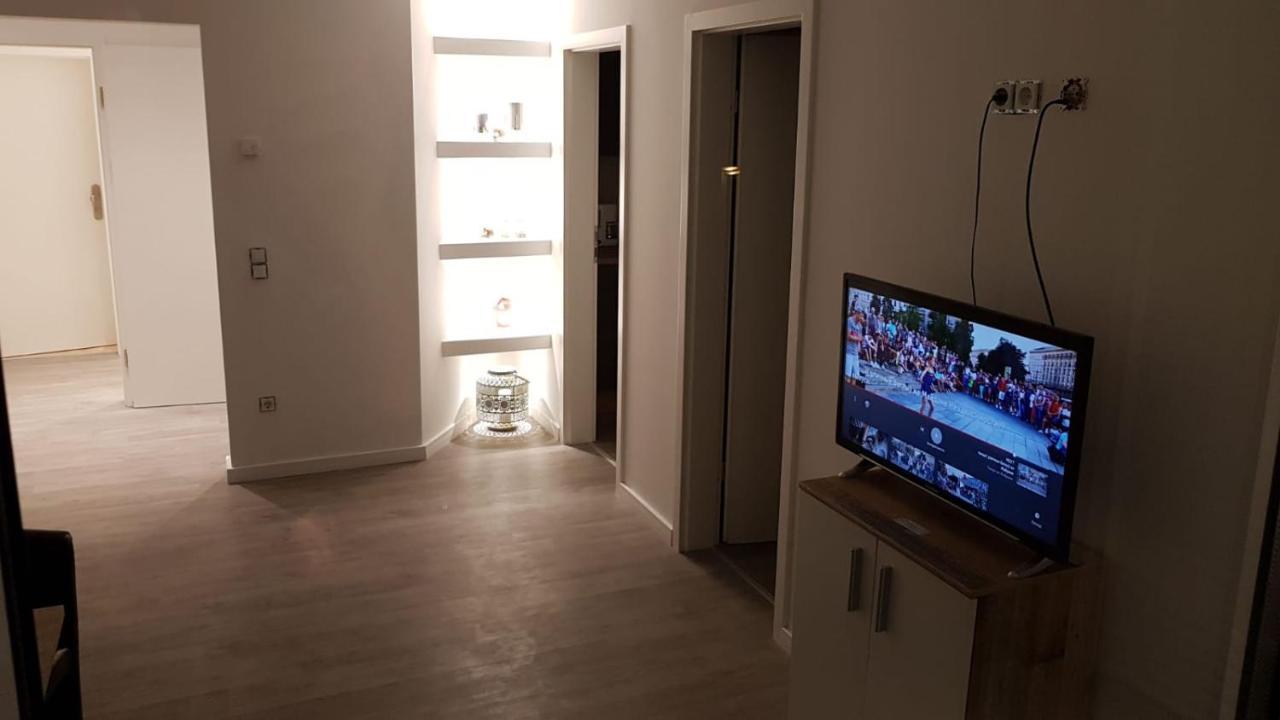 Ferienwohnung Mit Jacuzzi Naehe Flughafen Koeln Bonn Τρόισντορφ Εξωτερικό φωτογραφία